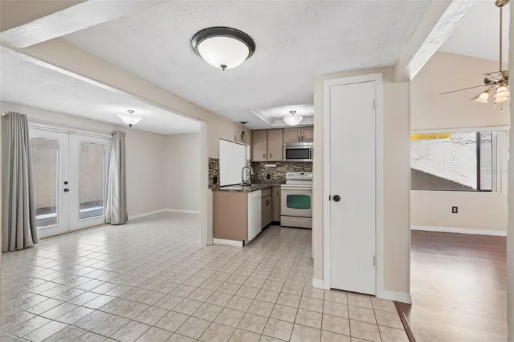 Kitchen/Dining