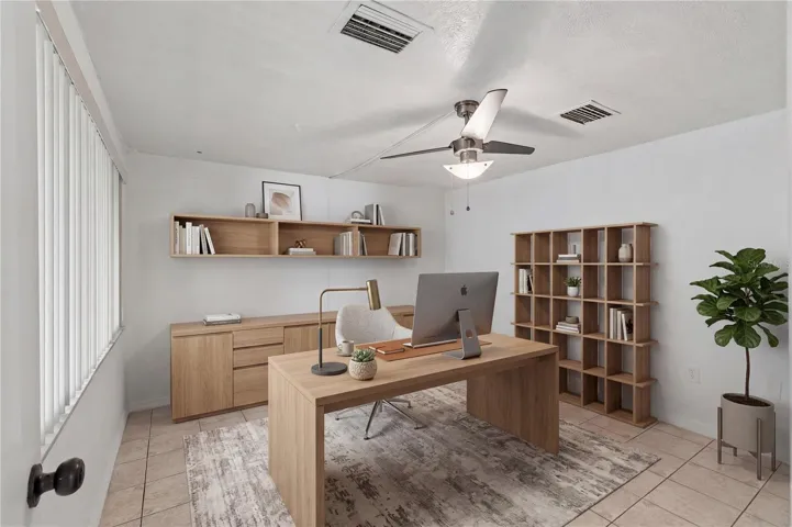 Staged Flex Room shown as Office
