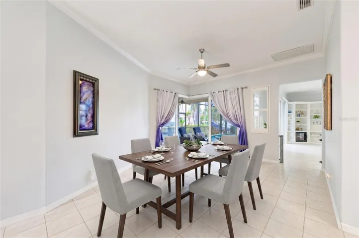 Living room/ dining room alternate layout