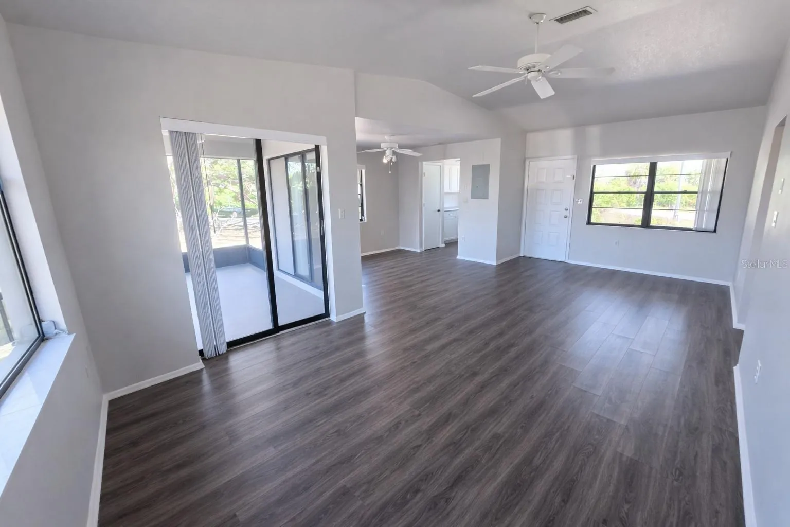 Unit B living and dining combo
