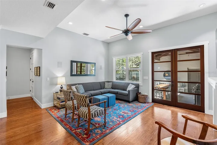 Great room with doors to lanai