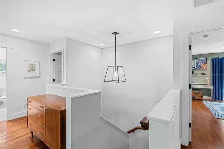 2nd floor landing