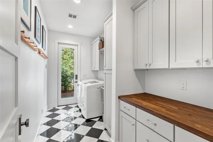 Butler's pantry and laundry room on the 1st floor