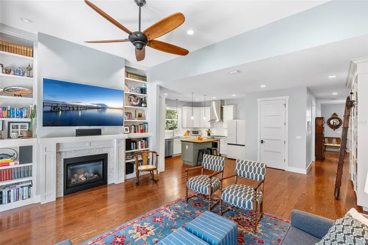 26' x 16' great room with 11.5' ceilings