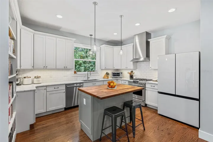 16' x 14' custom kitchen and walnut island