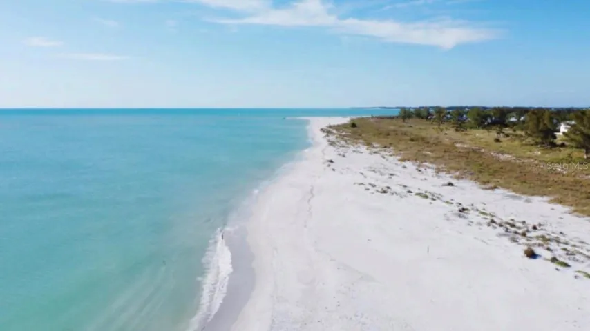 Only 6 miles to the beach!