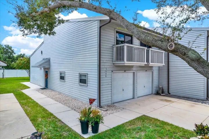 End Unit- private side entry