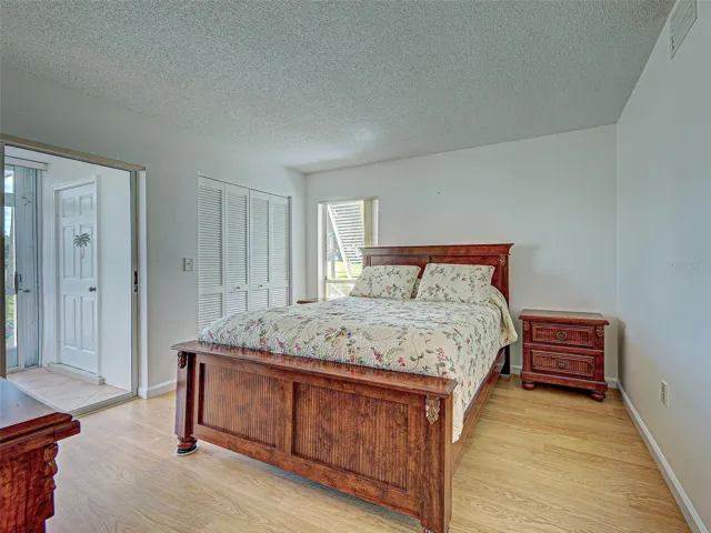 Guest bedroom