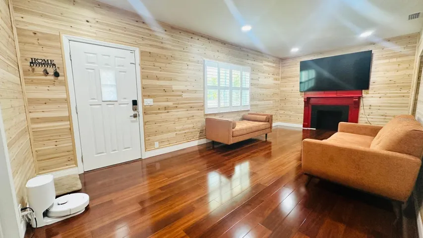 Living Room/Front Door