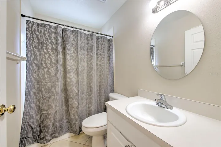 Full Bathroom 2