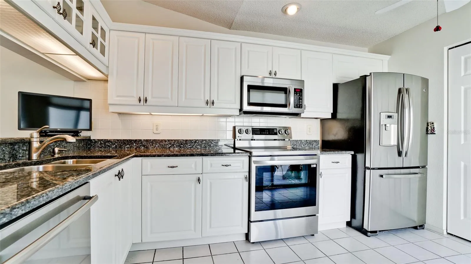 STAINLESS APPLIANCES