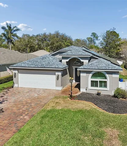 Welcome to your perfectly maintained and energy efficient cul-de-sac home.