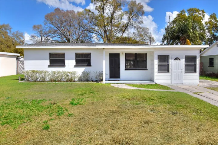 Welcome home to 1229 Rawls Drive in Lakeland Florida