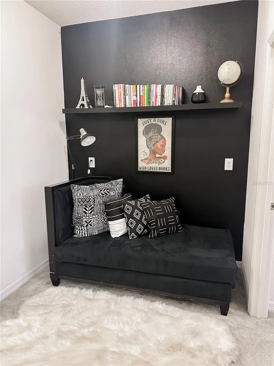 Loft/Reading Nook