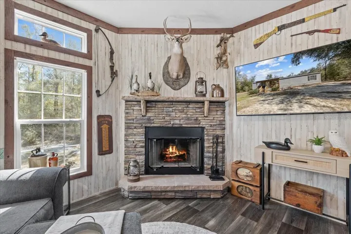 9.5' CEILINGS. WOOD BURNING FIREPLACE