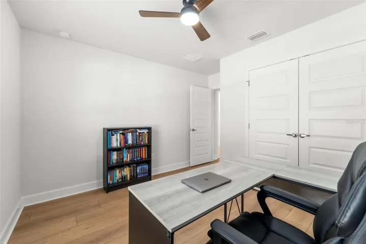 Guest bedroom #1