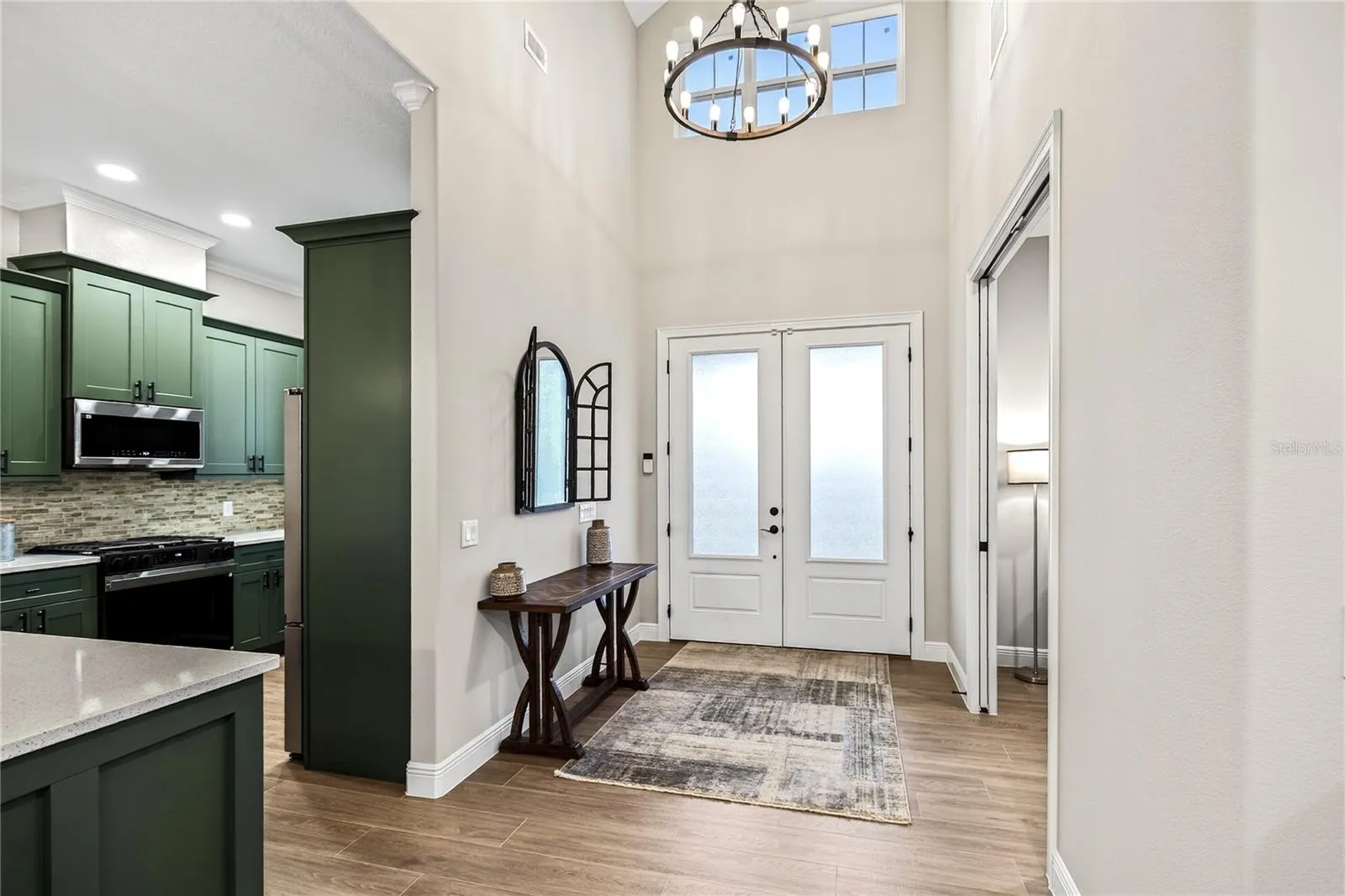 Foyer/Kitchen