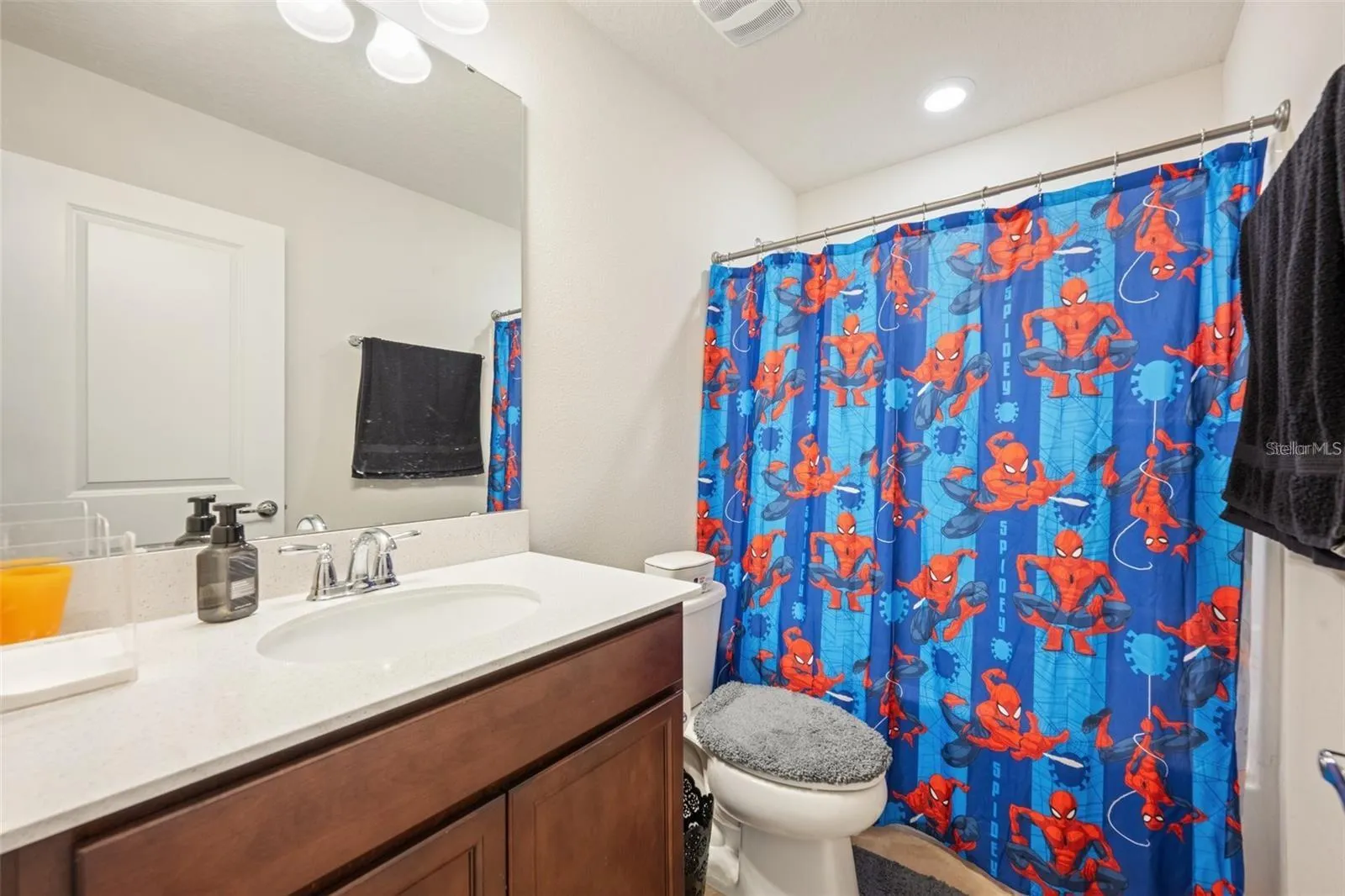 Second full size bathroom