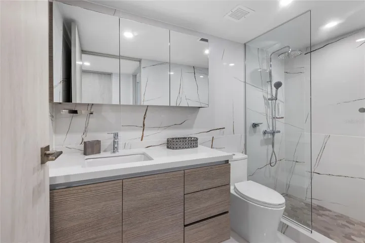 2nd Bathroom