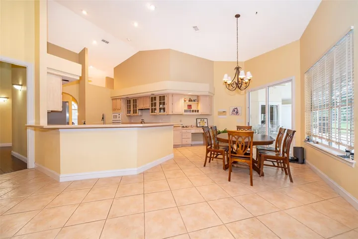 Kitchen Eat-in Area overlooking Pool