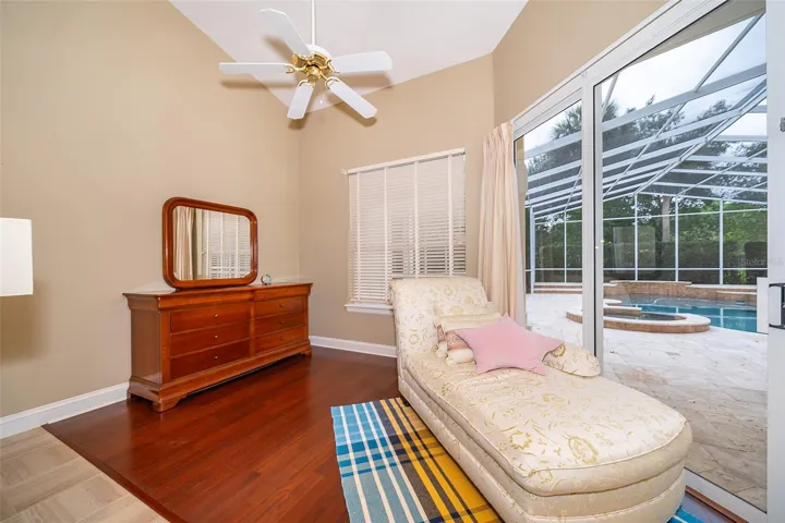 Master 1 Sitting Area