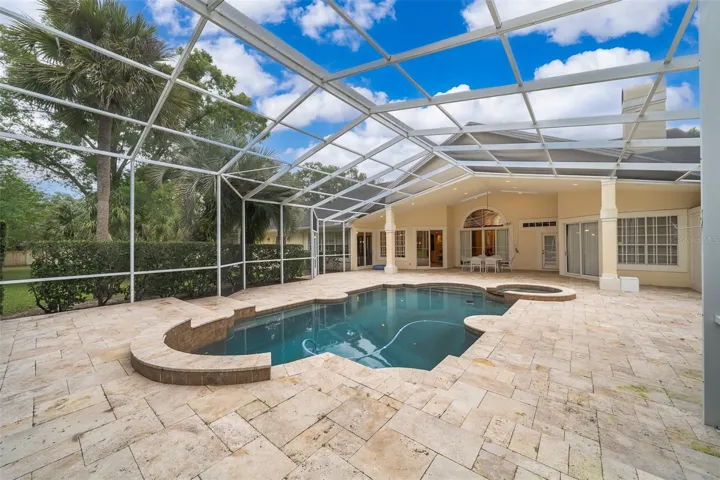 Expansive Lanai / Entrtaining Area