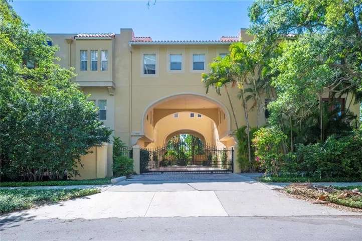 Villa Quienca Townhomes