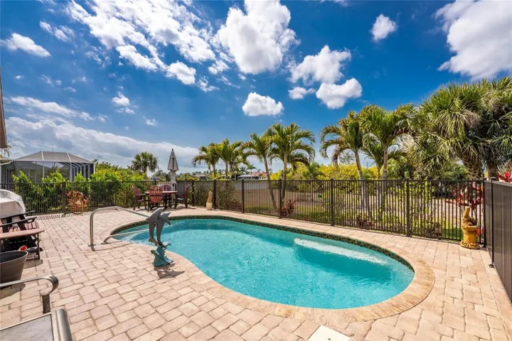 As you own the lot behind, nothing will obscure your lake view!