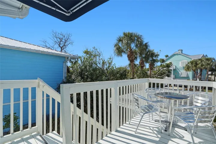 Unit 3 Front Porch/Balcony