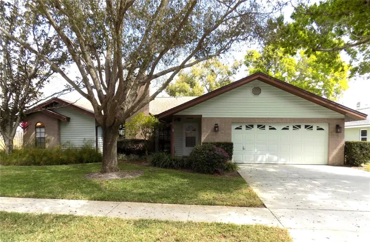 3 Bedroom, split plan pool home!