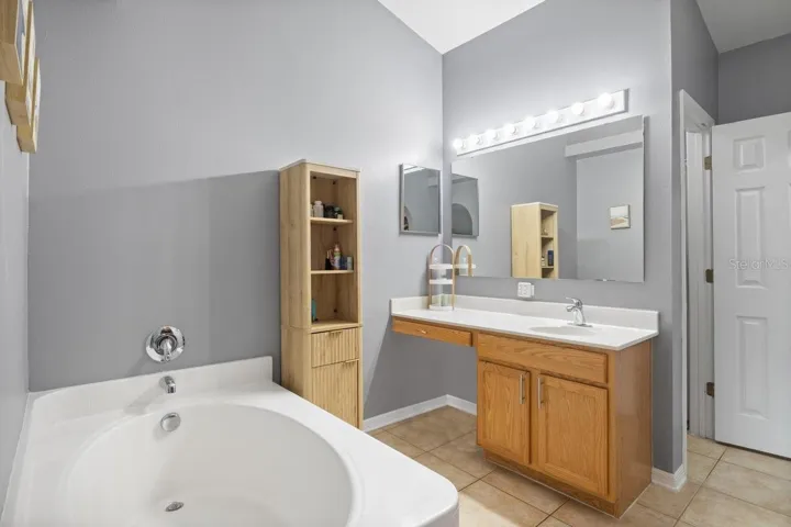 Primary Bathroom and Bathtub