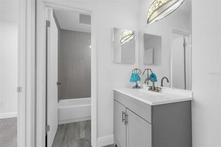 2nd floor full bath