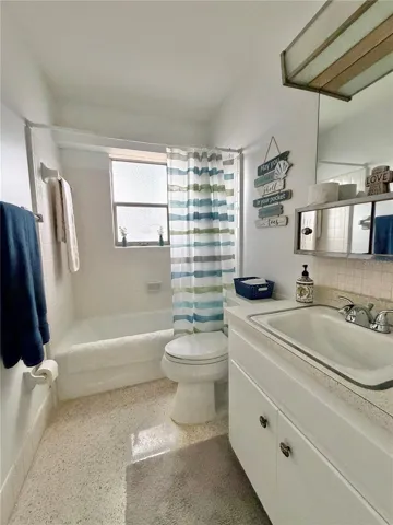 Downstairs full bathroom