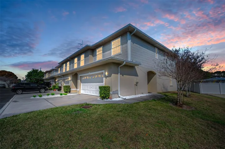 Welcome to Oakhurst Manor Townhomes