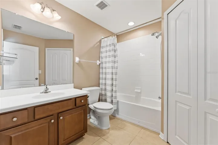 Full bath in private suite