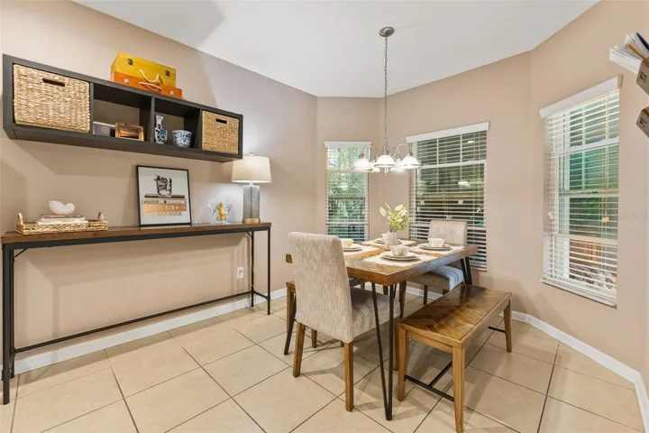 Eat-in Kitchen