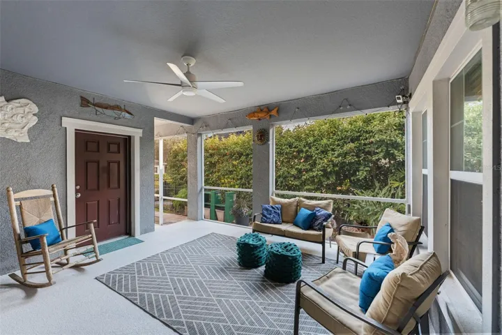 Private Entry to Apartment off courtyard patio
