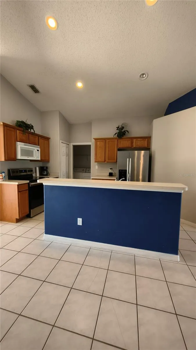 Kitchen Breakfast Bar