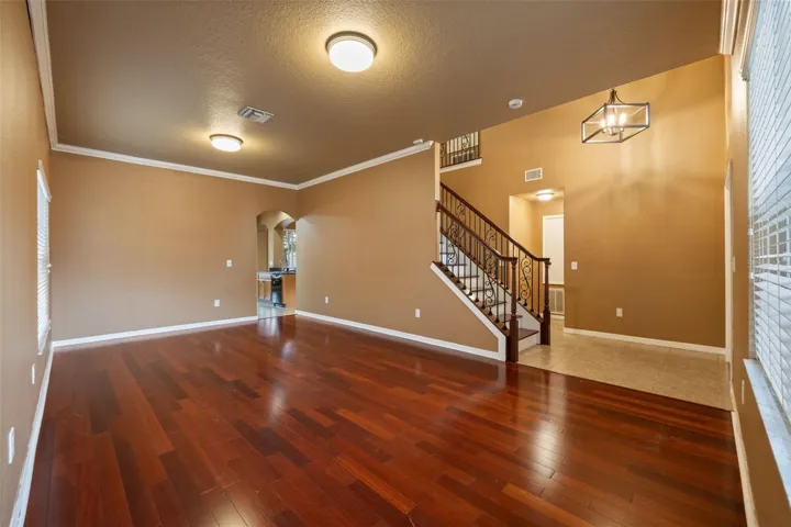 Secondary Living room first floor | Angle 1
