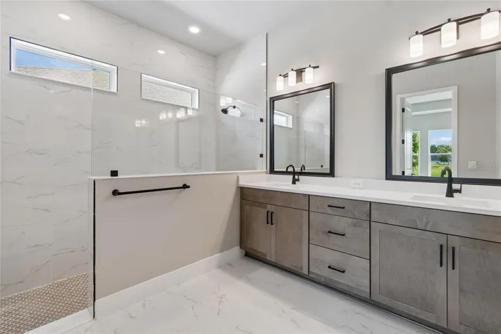 Owner's Bath