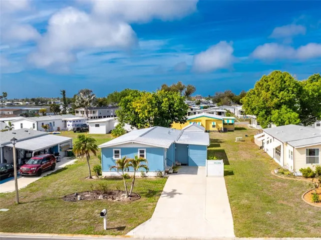 INVESTOR ALERT! $129,900! Lemon Bay Isles!