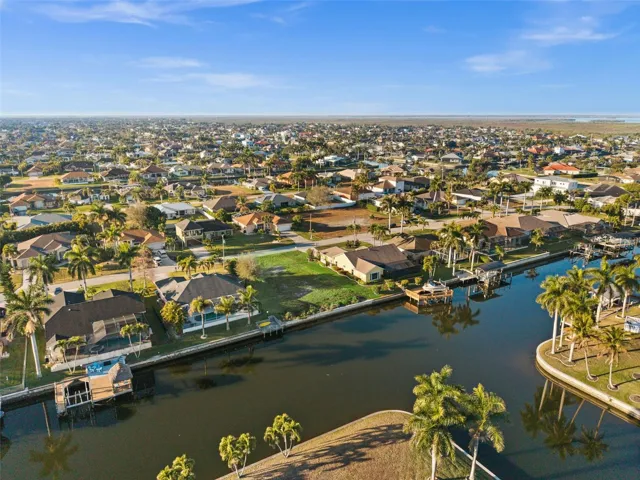 Waterfront living in Cape Coral