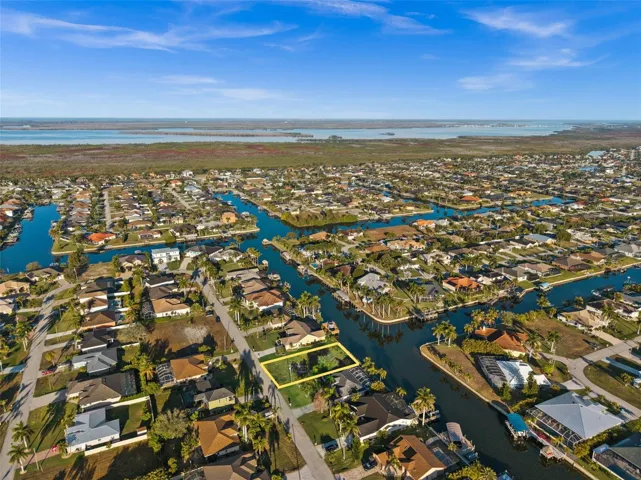 Excellent SW Cape Coral location