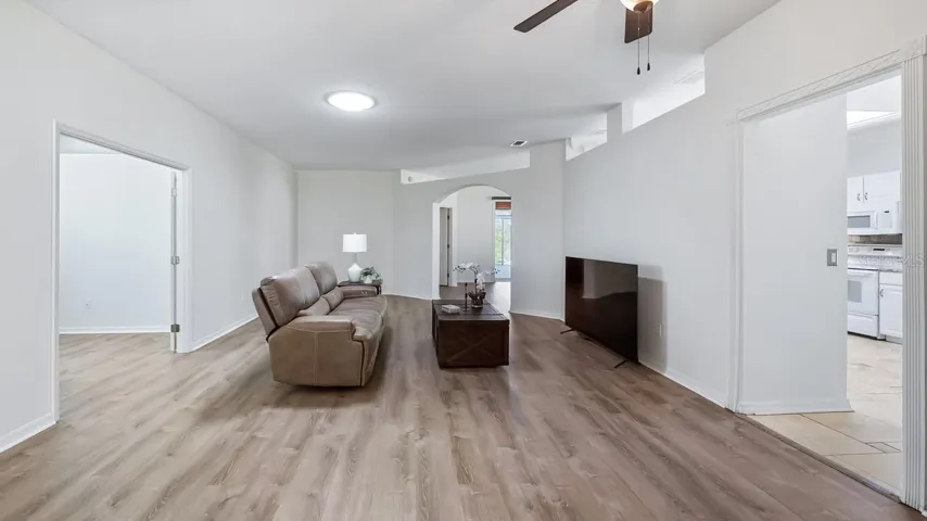 Large Bright And Spacious Living Room