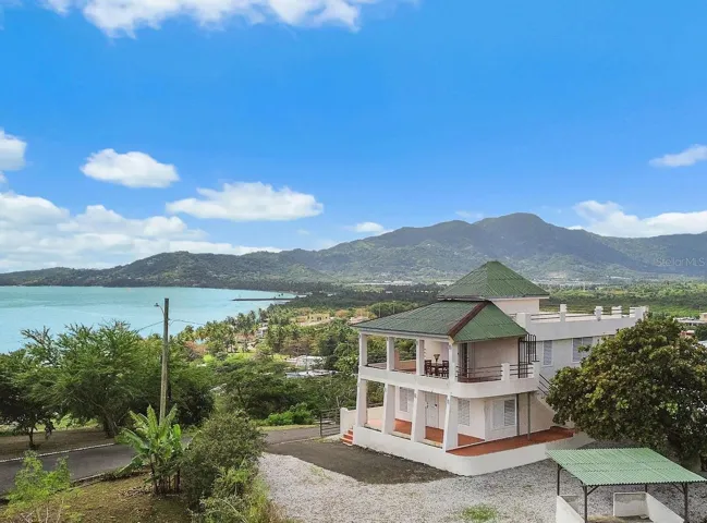 Ocean and Mountain Views