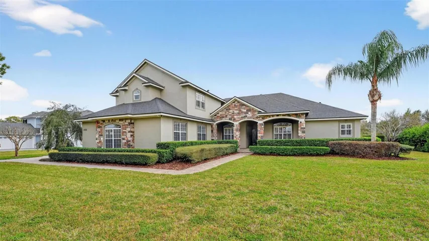 OMG it's the house that I said if that ever goes for sale I Want It!!