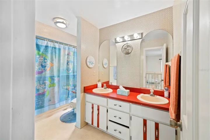 Upstairs hall bath