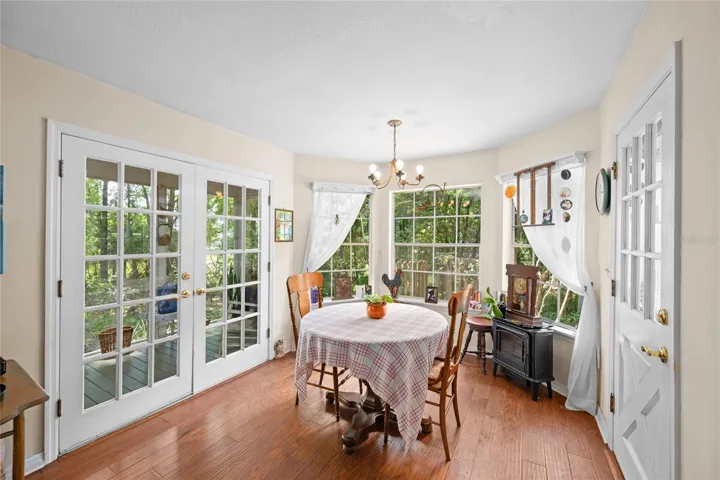 Breakfast nook