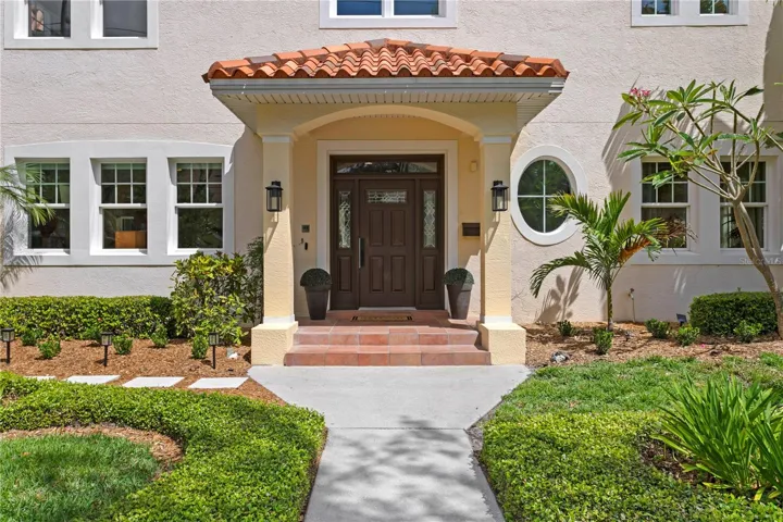 Ready to move in!!4115 W Barcelona Street