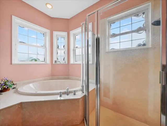 Deep soaker tub